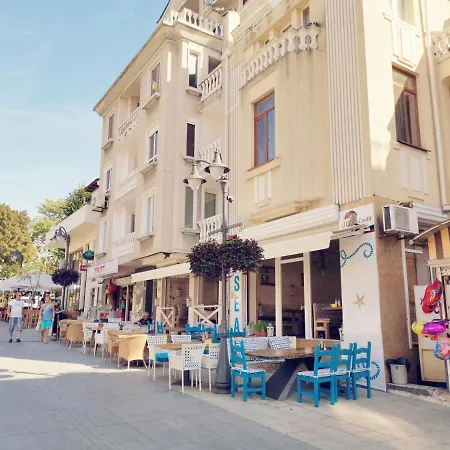 公寓 Cozy In The Heart Of Burgas, Bulgaria 布尔加斯