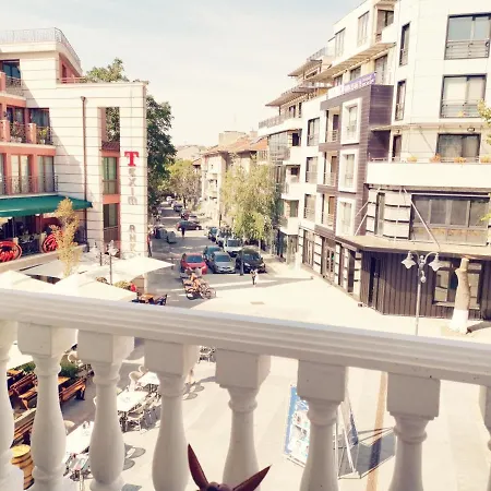 Cozy In The Heart Of Burgas, Bulgaria * 布尔加斯